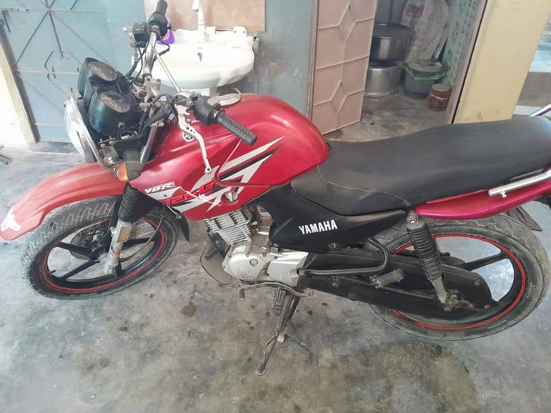 Yamaha ybr 125g all ok engine sealed only 7000km used just buy n ride 6