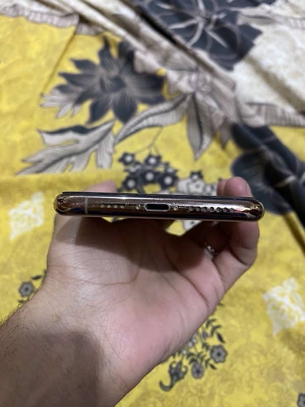 iphone 11 pro max 64 gb with box 2