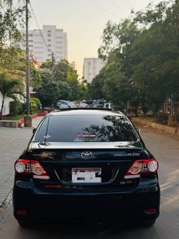 Toyota Corolla Altis 2013 3