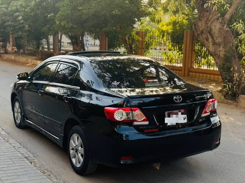 Toyota Corolla Altis 2013 4