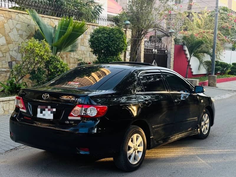 Toyota Corolla Altis 2013 5