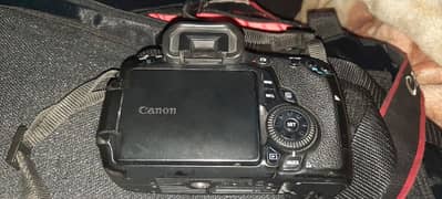 canon 60D body with battery and charger