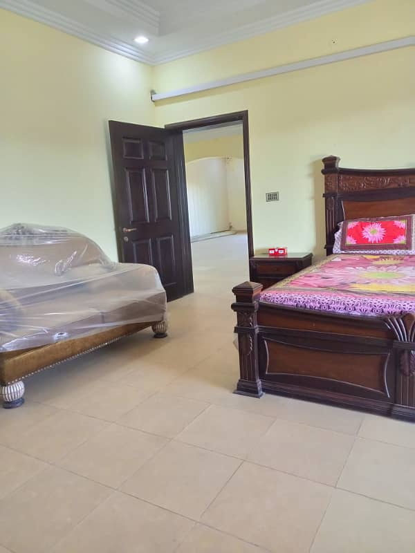 Non furnished 1kanal upper portion for Rent in bahria town phase 1 8