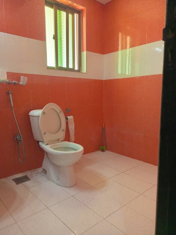 Non furnished 1kanal upper portion for Rent in bahria town phase 1 3