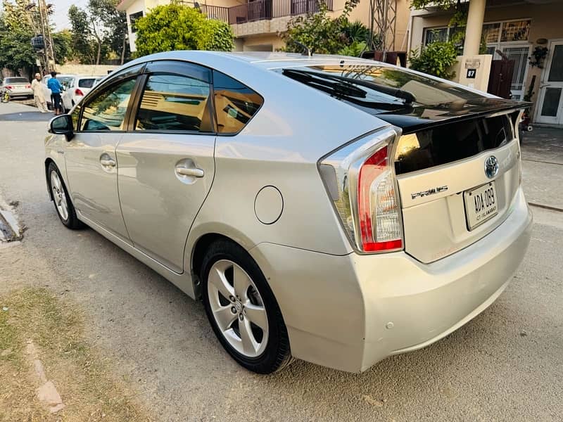 Toyota Prius G Touring Package - Full option 0