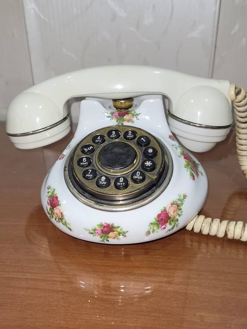 ANTIQUE WORLD TELEPHONES AND  HOUSE ITMS T. PHONE(ROYALALBRT)WORK 2