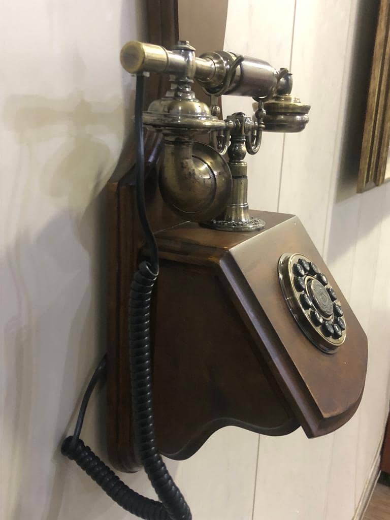 ANTIQUE WORLD TELEPHONES AND  HOUSE ITMS T. PHONE(ROYALALBRT)WORK 7