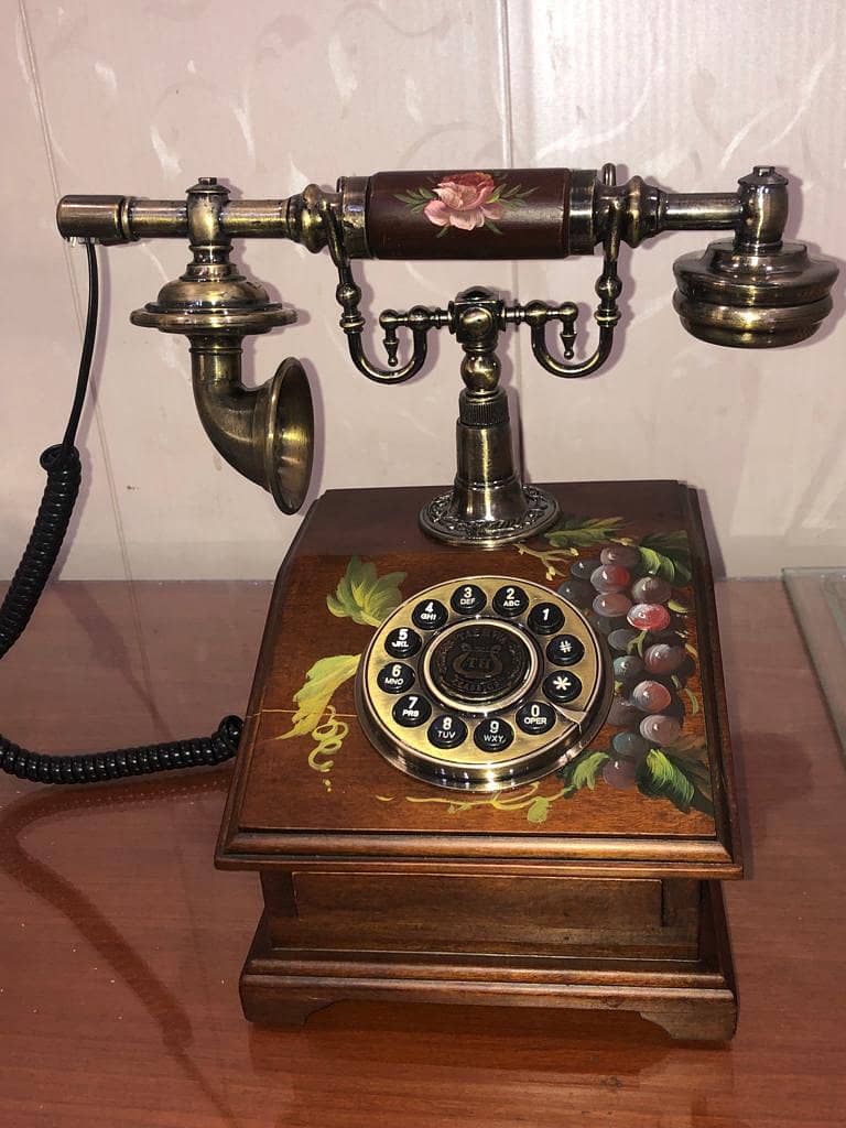 ANTIQUE WORLD TELEPHONES AND  HOUSE ITMS T. PHONE(ROYALALBRT)WORK 8