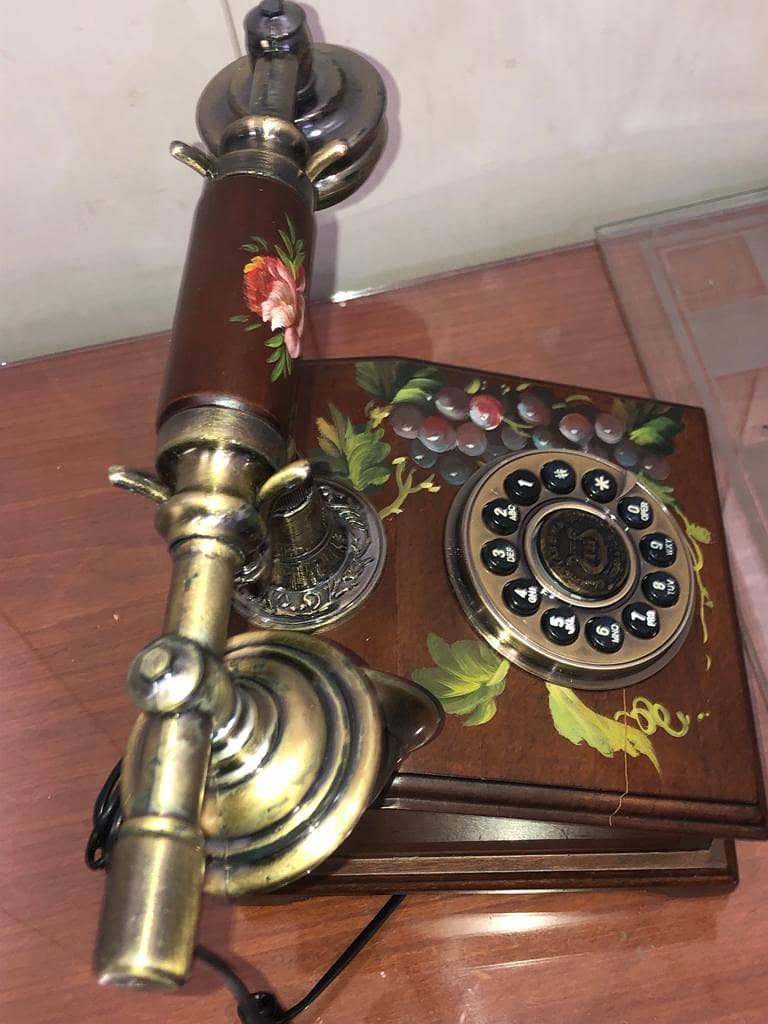 ANTIQUE WORLD TELEPHONES AND  HOUSE ITMS T. PHONE(ROYALALBRT)WORK 9