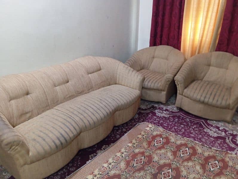 urgent sofa set sale 0