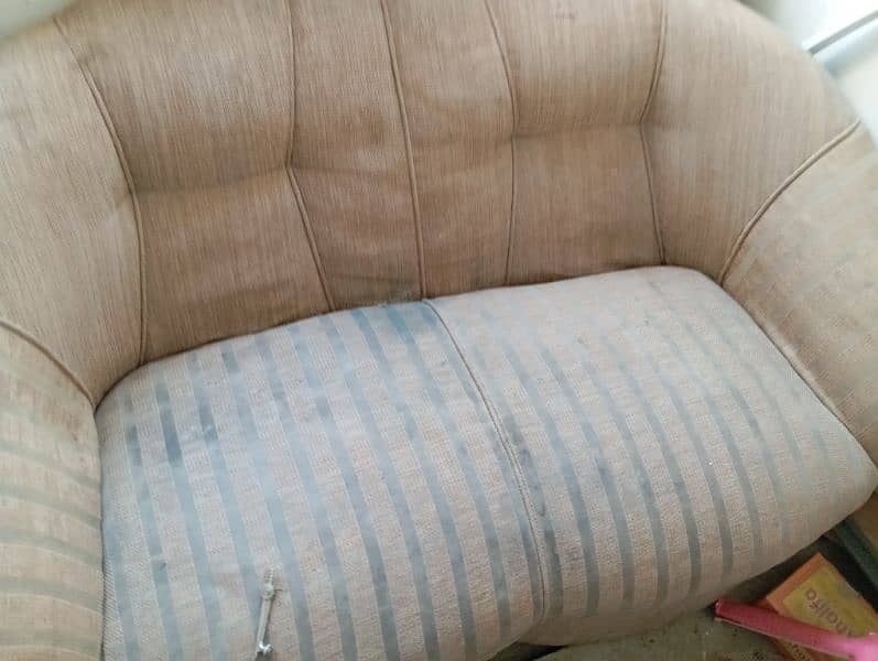 urgent sofa set sale 3