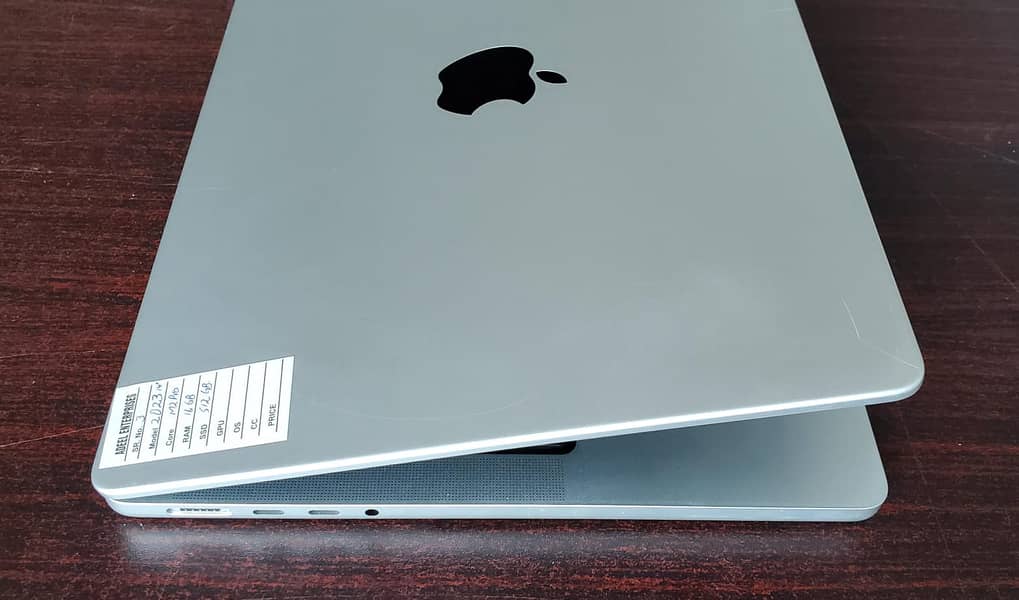 MACBOOK M2 PRO 2023 14" 16GB RAM 512GB SSD 4