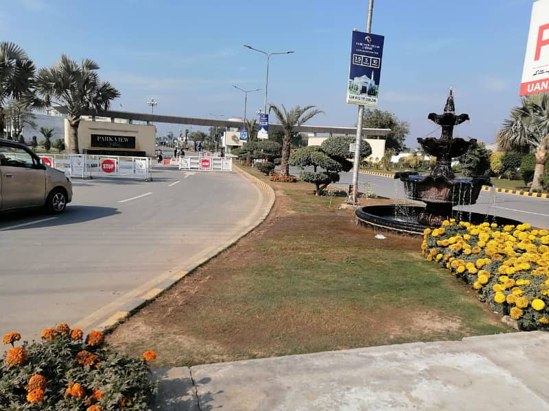 All dues clear 1 Kanal plot is availale for sale 40ft road facing,near to the Main oulevard and Commercial area of the sopciety 7