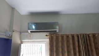 Gree 1 Ton split AC