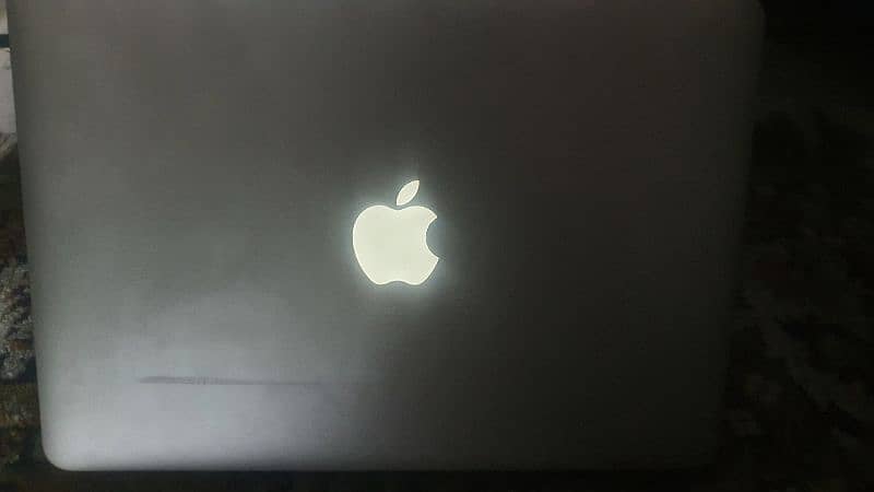 Macbook pro 2015 130-inch 8gb ram 256 storage 1