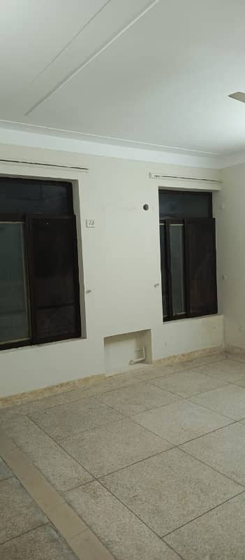 15MARLA UPPER PORTION FOR RENT IN ALLAMA IQBAL TOWN 11