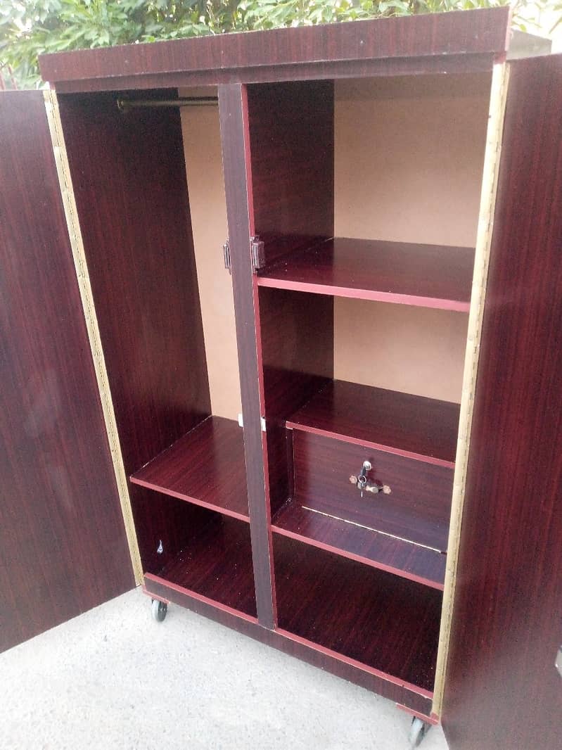 Almari,3 Door Suiting Almari, Wardrobe, 2 Door Almari, Safe Almari 5