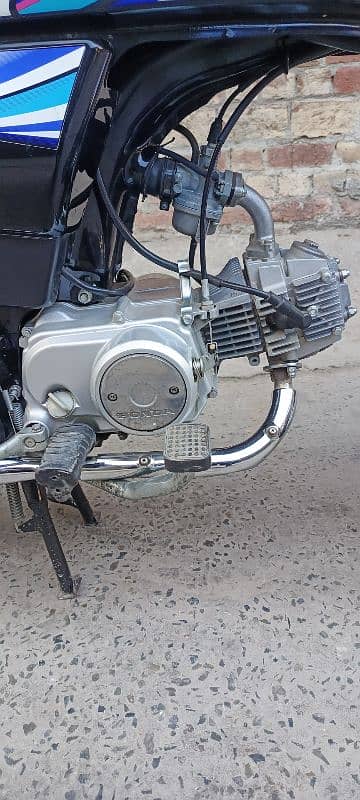 Honda CD70 2024 model for sale 4