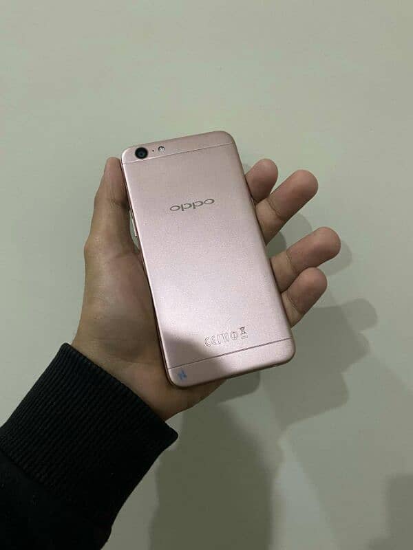 Oppo A57 4/64gb 0