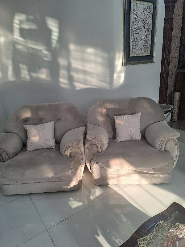 4 seater sofa set pair with two brand new chairs 5