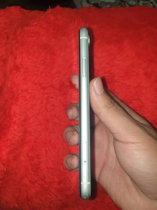 iphone XR non pta esim avlbl 7