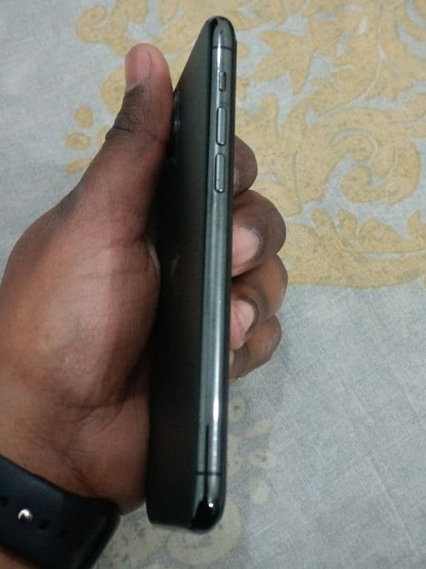 iphone 11 pro urgent sale 4