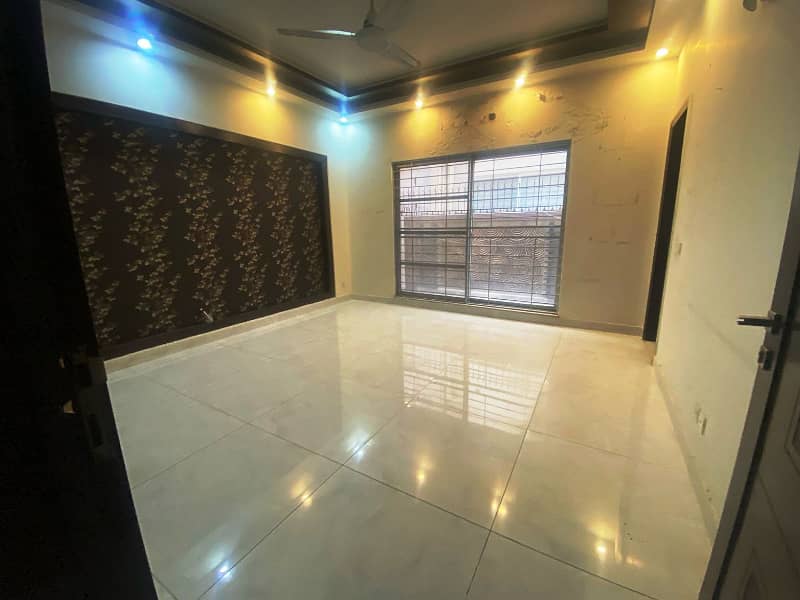 Upper Portion Lock 14 Marla Lower Portion Luxury Likely New Beautiful Independent Lower Portion Available For Rent In DHA Phase 5 D Block Lahore Cantt 6