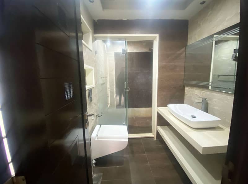 Upper Portion Lock 14 Marla Lower Portion Luxury Likely New Beautiful Independent Lower Portion Available For Rent In DHA Phase 5 D Block Lahore Cantt 8