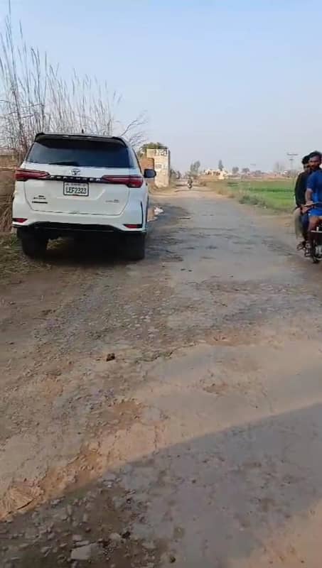 47 Marla sue e asal road near main raiwind road lahore 2