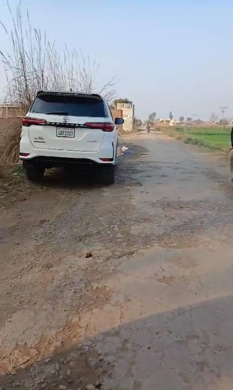 47 Marla sue e asal road near main raiwind road lahore 8