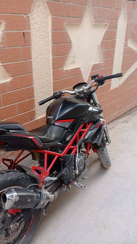 BENELLI TNT 150i 11