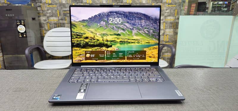 Lenovo Yoga Pro 7i Core i7 13th Gen i7-13700H 11