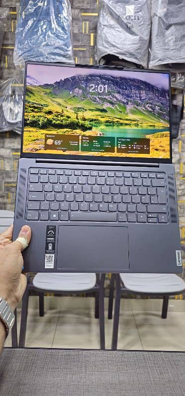 Lenovo Yoga Pro 7i Core i7 13th Gen i7-13700H 12