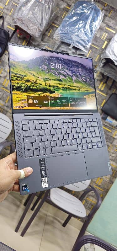 Lenovo Yoga Pro 7i Core i7 13th Gen i7-13700H 13