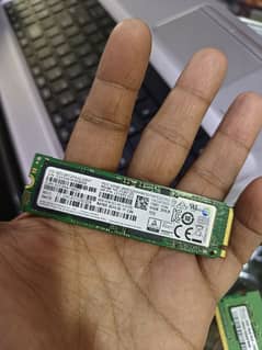 Samsung 512gb NVMe SSD & 8gb DDR4 RAM