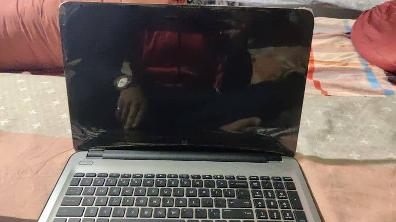 HP laptop core i3 64bite 1 to 8 ssg window 10 all okay 1