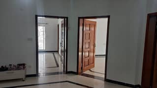 10 MARLA LIKE A BRAND NEW LUXURY CONDITION EXCELLENT UPPER PORTION HOUSE FOR RENT IN TAKBEER BLOCK BAHRIA TOWN LAHORE