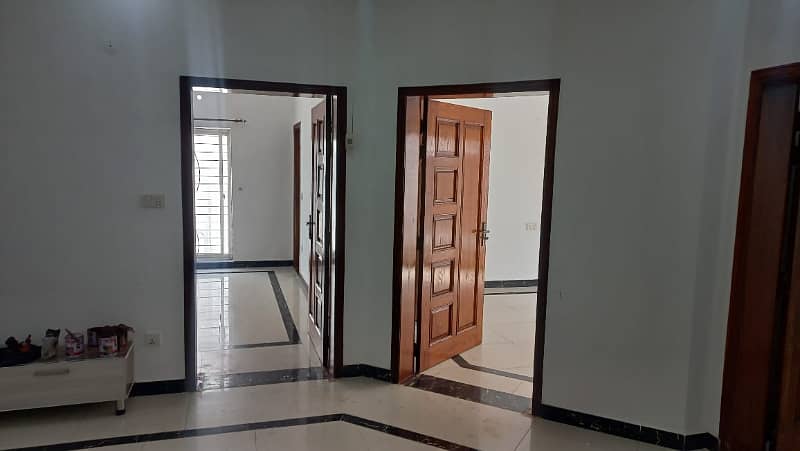 10 MARLA LIKE A BRAND NEW LUXURY CONDITION EXCELLENT UPPER PORTION HOUSE FOR RENT IN TAKBEER BLOCK BAHRIA TOWN LAHORE 0