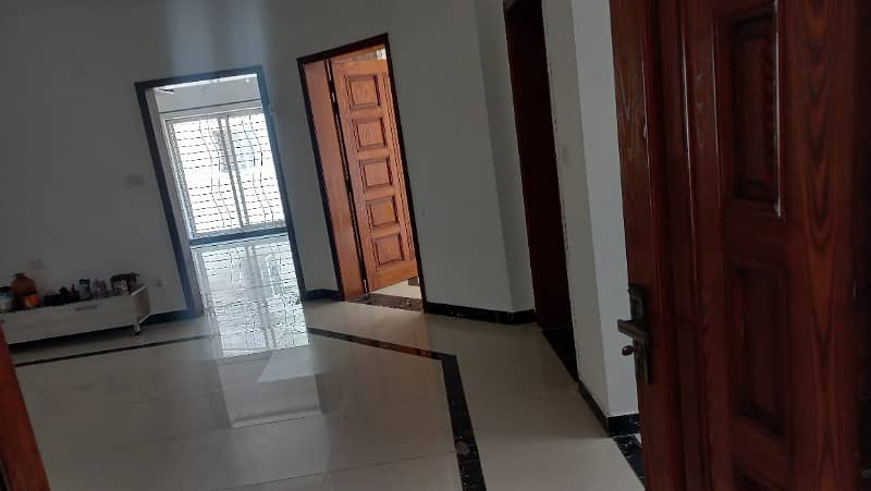 10 MARLA LIKE A BRAND NEW LUXURY CONDITION EXCELLENT UPPER PORTION HOUSE FOR RENT IN TAKBEER BLOCK BAHRIA TOWN LAHORE 4