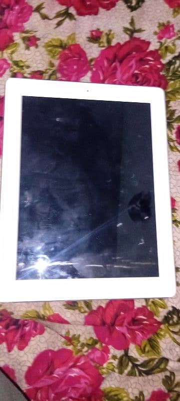 iPad 4 all ok 10 by 10 only back ruf ha 3