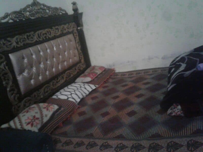 king size bed set 9th month used 2