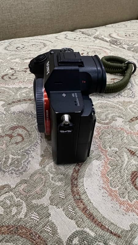 Sony a7iii with box & Orginal battery 2