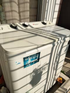 Dawlance DW-6550w Twin tub washing machine in excellent condition