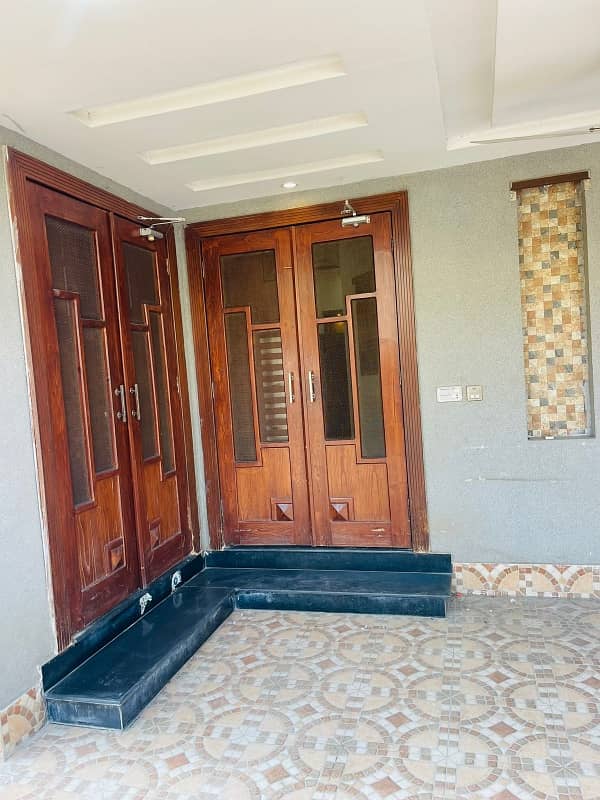 A Beautiful Luxury Ideal Location Fully Furnished 10 Marla House Available For Rent With Gas 14