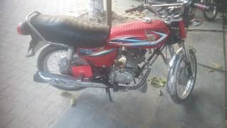 Honda 125  2015 modl argent sale