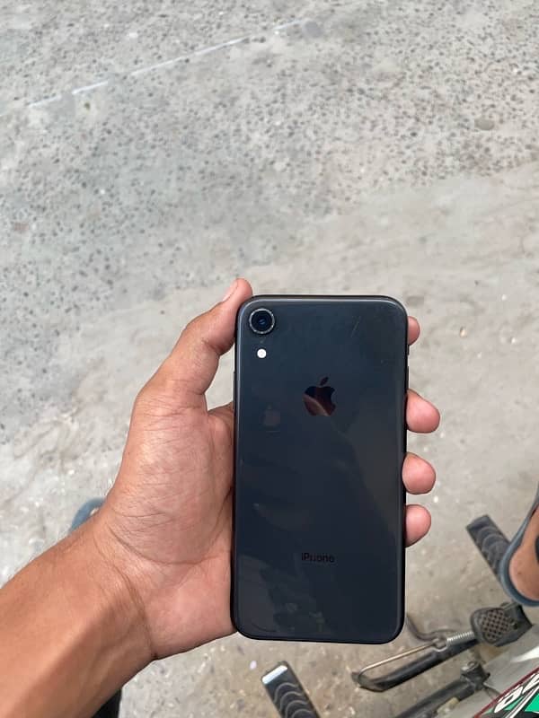 I PHONE XR FACTORY UNLOCK {64gb} 6