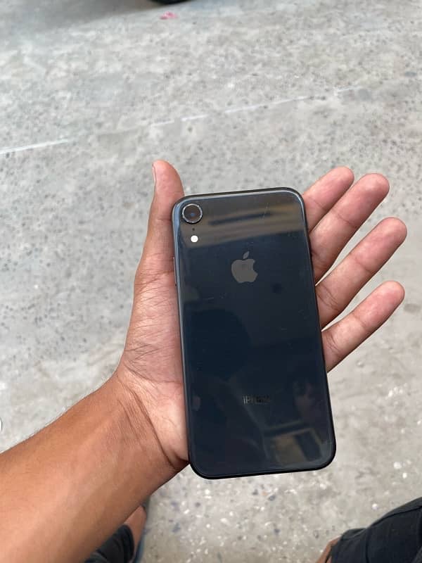 I PHONE XR FACTORY UNLOCK {64gb} 7