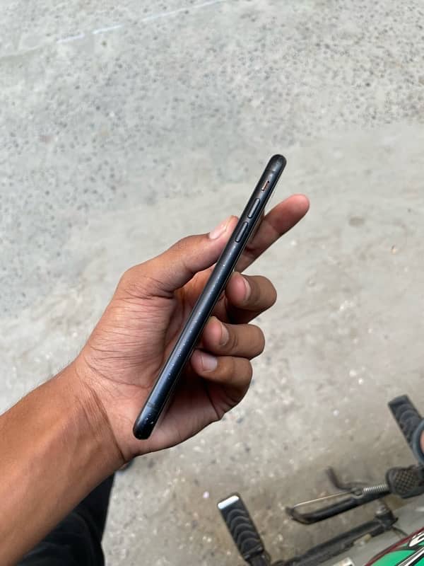 I PHONE XR FACTORY UNLOCK {64gb} 9