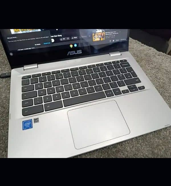 Asus Chromebook metalic body 3