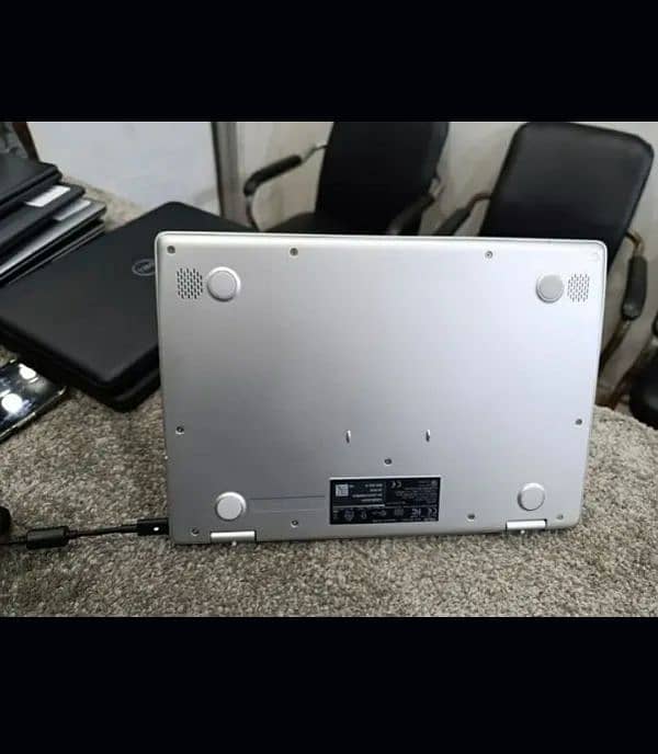 Asus Chromebook metalic body 4